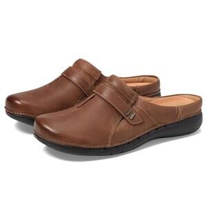 NWT Clarks Unisex Un Loop Ease Sneaker, Dark Tan -Size 8 US Women 